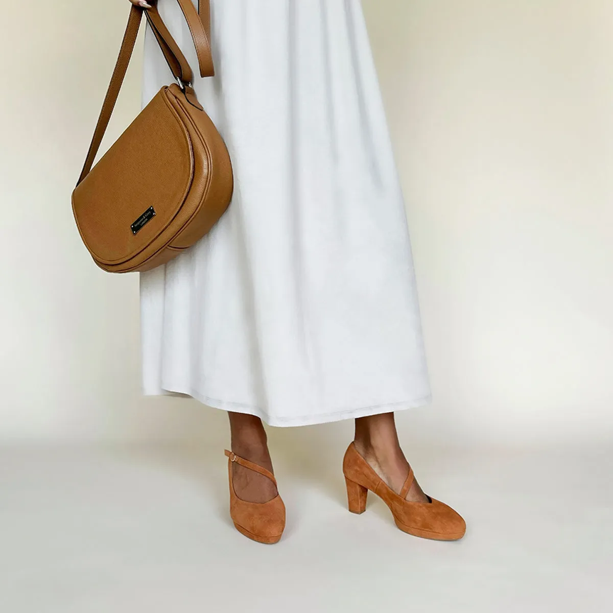 Clare Wide Fit Platform Courts - Tan Suede