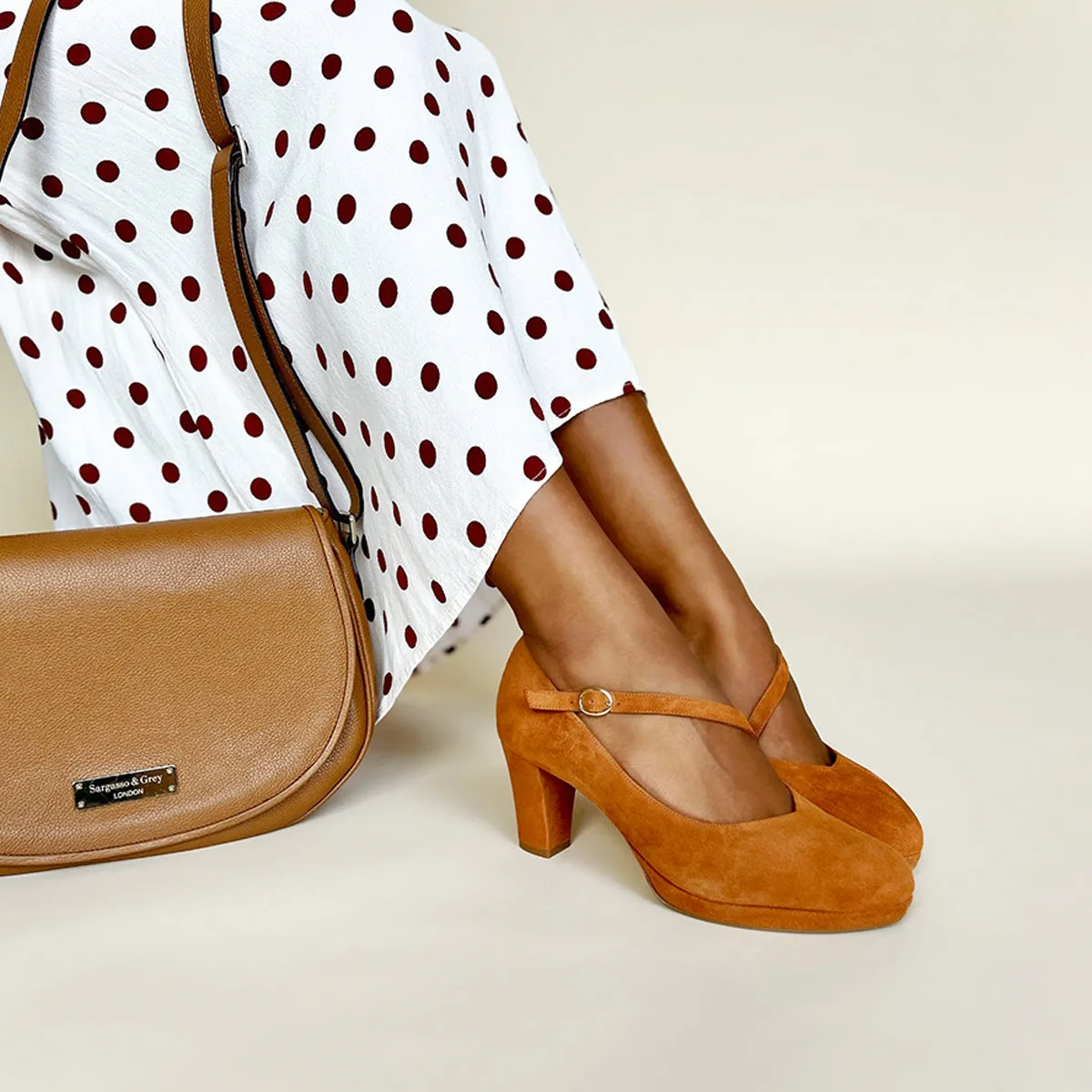 Clare Wide Fit Platform Courts - Tan Suede