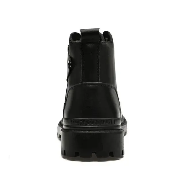 Distinguished retro style leather boots