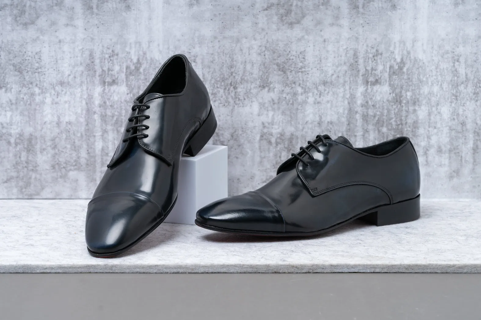 MATTEO Lace Up Shoes