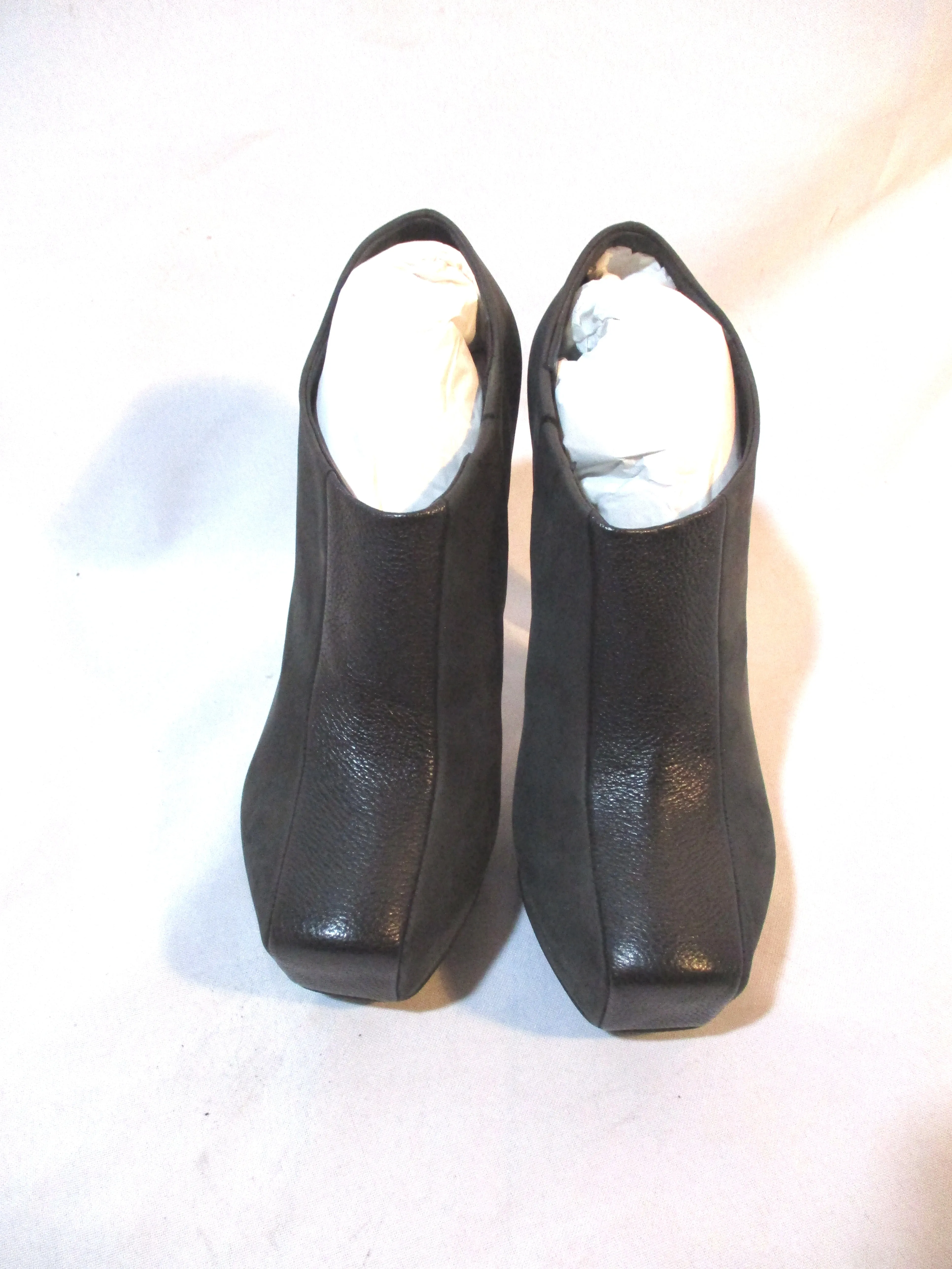 NEW NIB BALENCIAGA NUBUCK Leather Ankle BOOT Bootie 38 BLACK