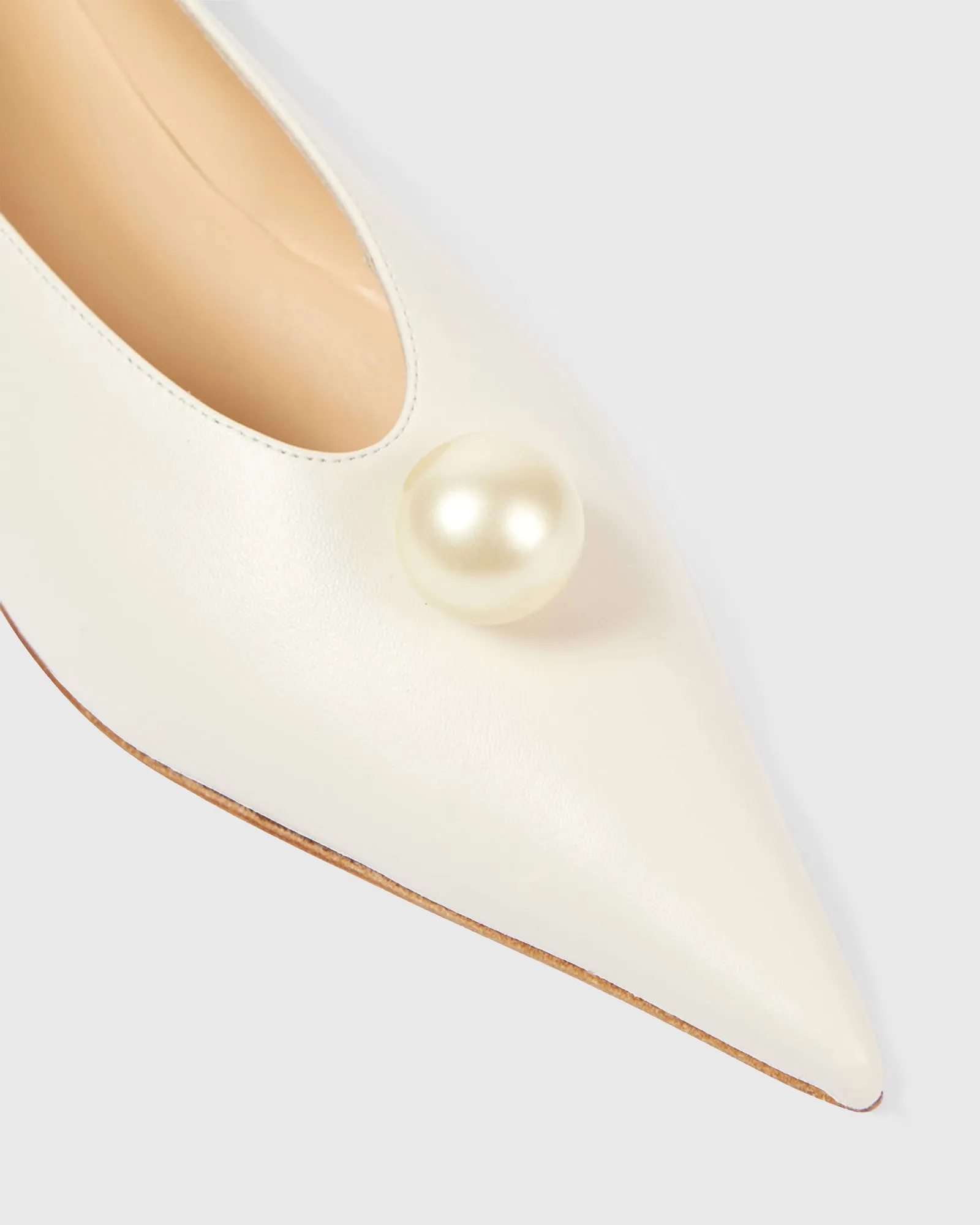 Savia Pearl Leather Pumps In White
